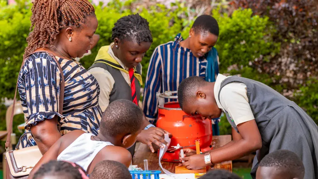 Ketra explaining light experiment
