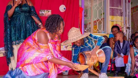 Pupil finished pounding millet