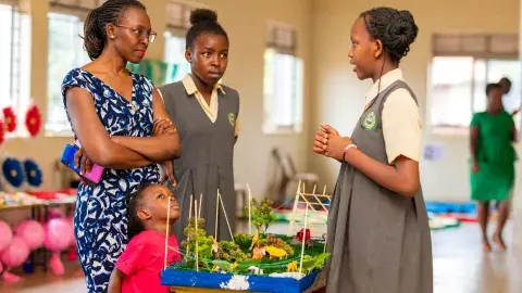 Maama Karen, Tour explanation